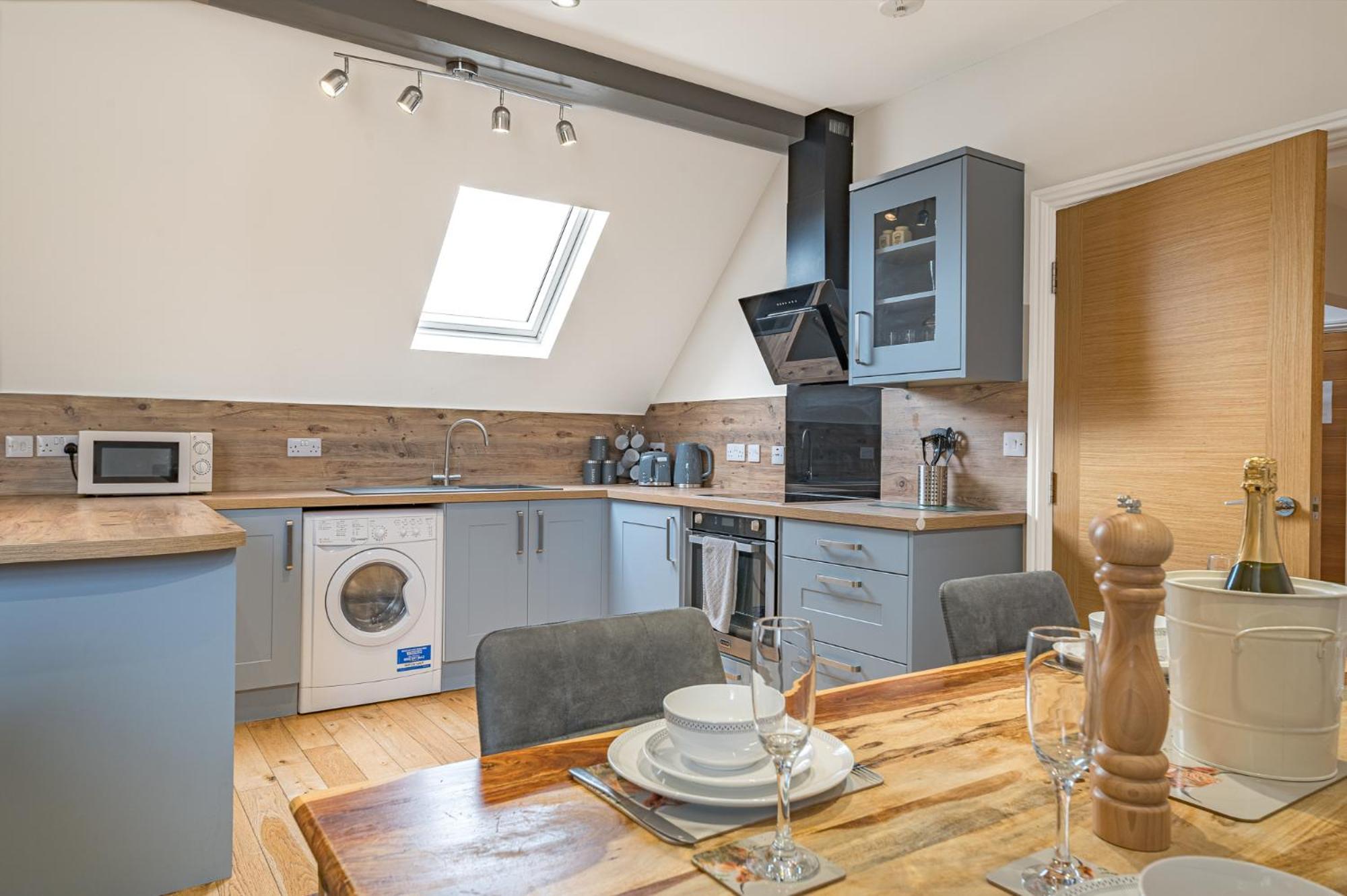 Abbey Apartments Modern Aparthotel For Tourists & Professionals バロー・イン・ファーネス エクステリア 写真