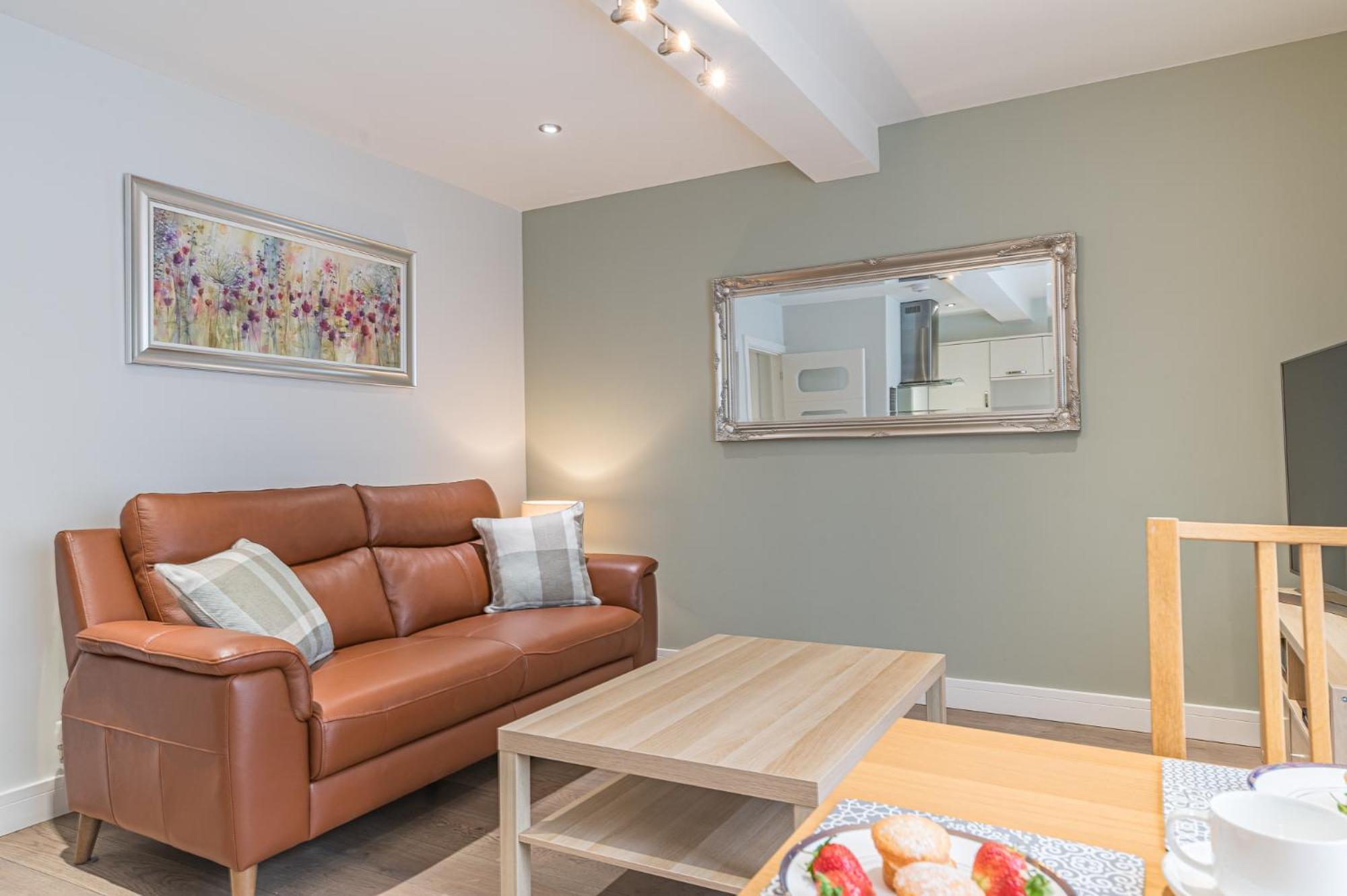 Abbey Apartments Modern Aparthotel For Tourists & Professionals バロー・イン・ファーネス エクステリア 写真