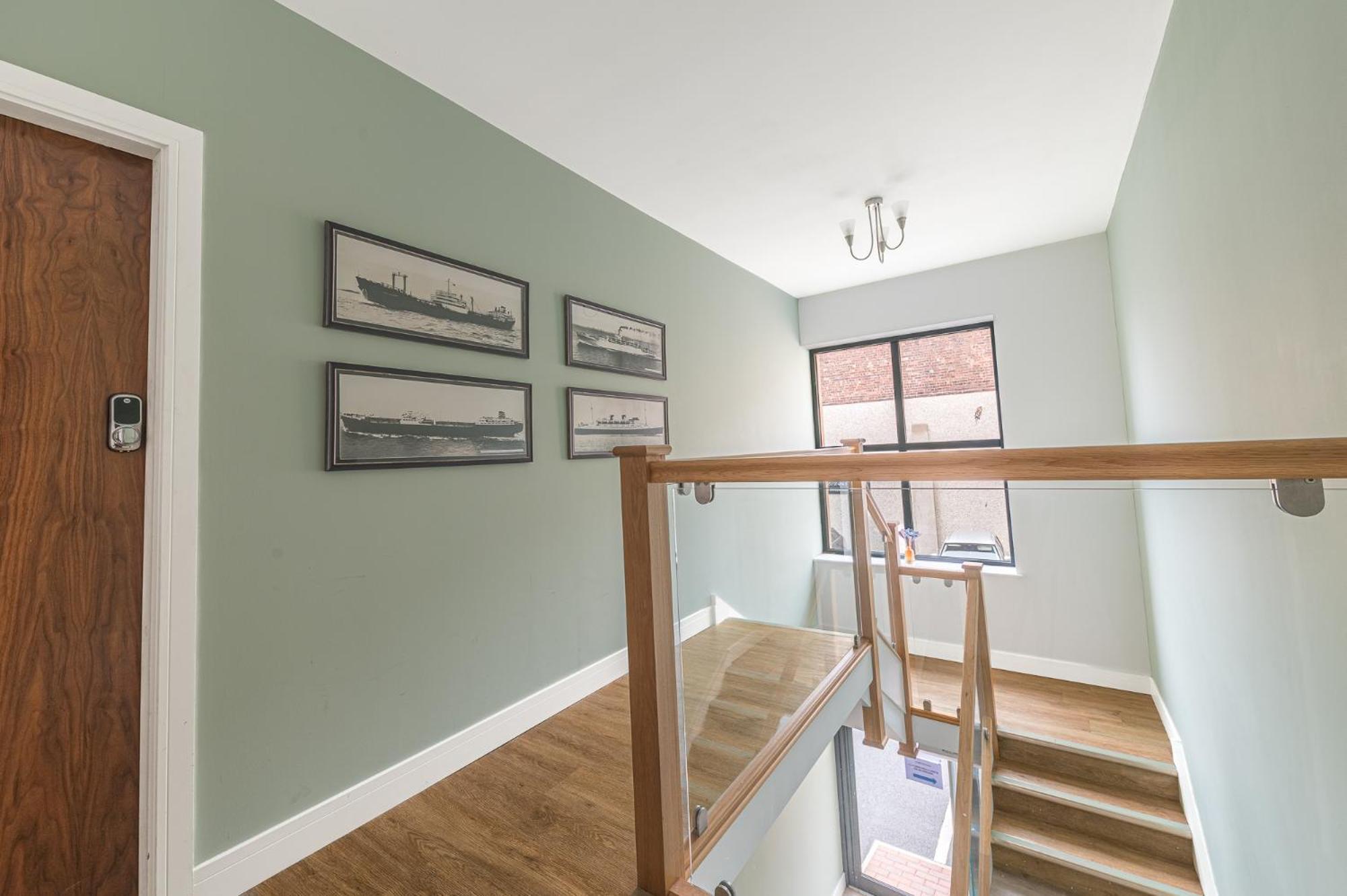 Abbey Apartments Modern Aparthotel For Tourists & Professionals バロー・イン・ファーネス エクステリア 写真