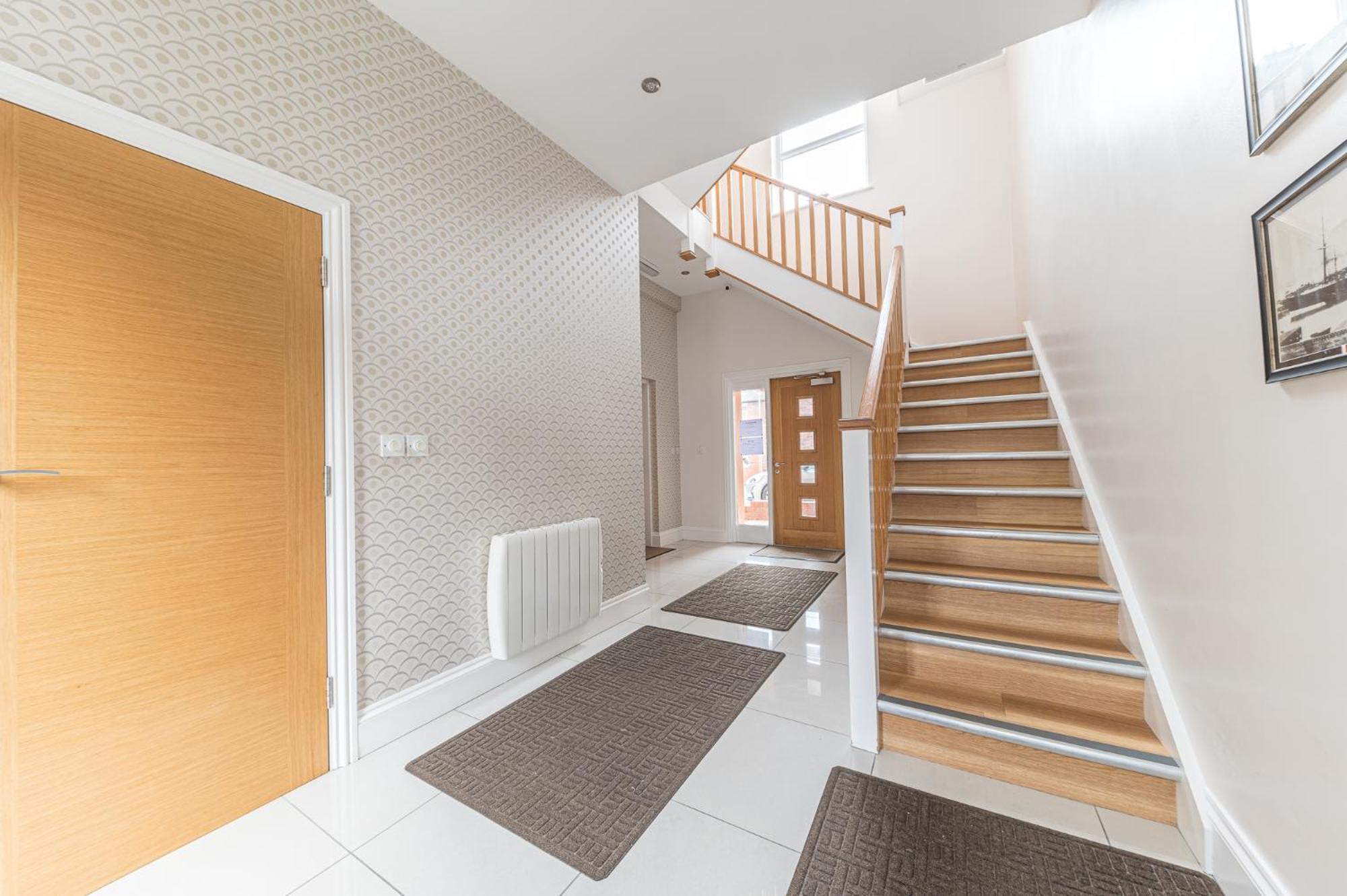 Abbey Apartments Modern Aparthotel For Tourists & Professionals バロー・イン・ファーネス エクステリア 写真