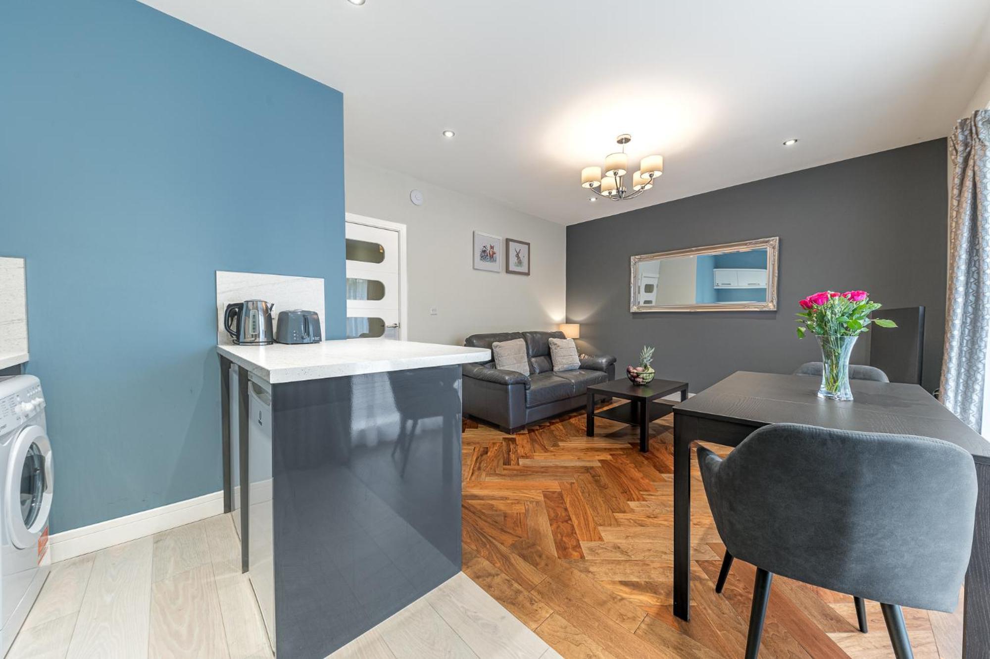 Abbey Apartments Modern Aparthotel For Tourists & Professionals バロー・イン・ファーネス エクステリア 写真