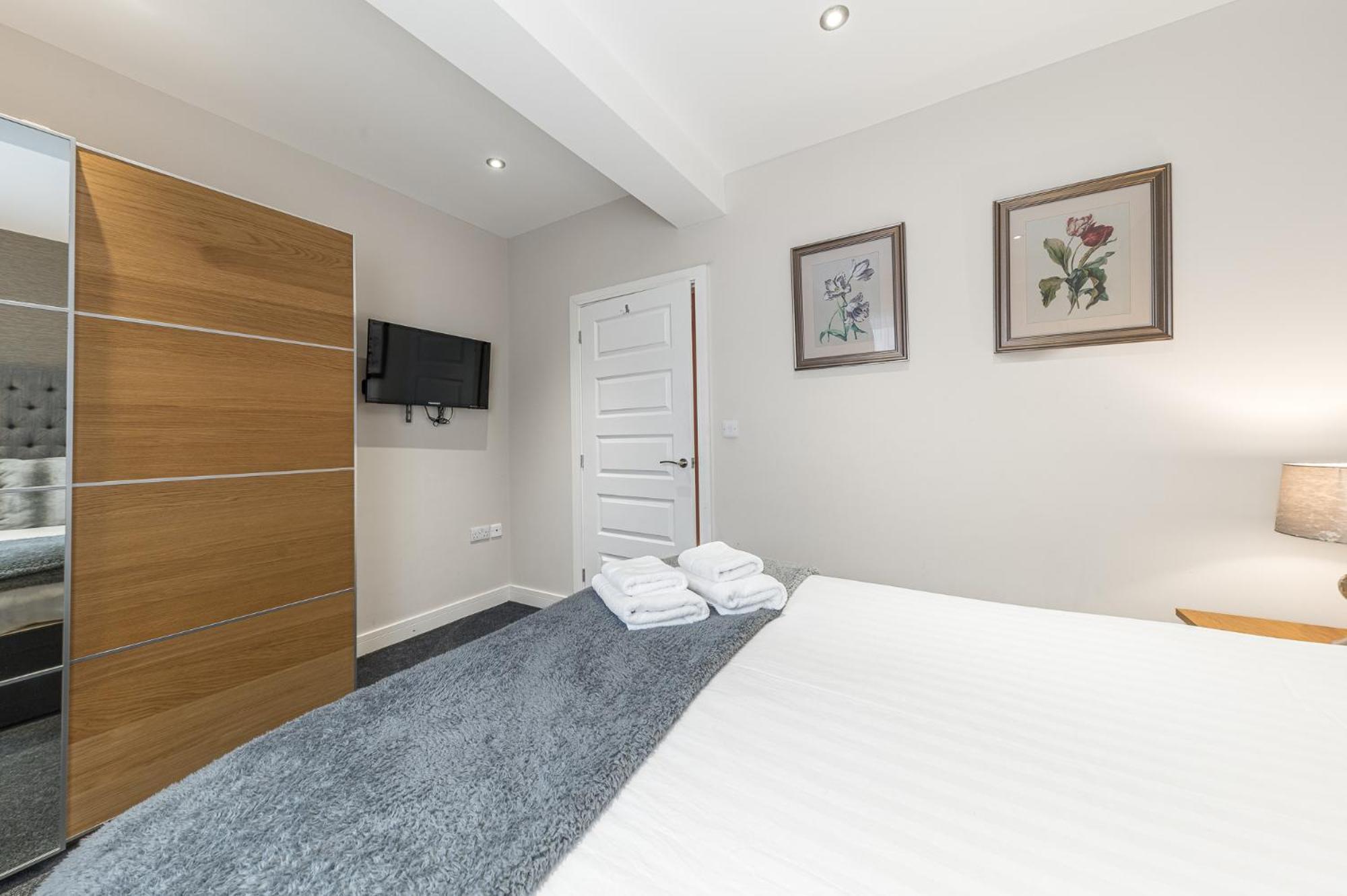 Abbey Apartments Modern Aparthotel For Tourists & Professionals バロー・イン・ファーネス エクステリア 写真