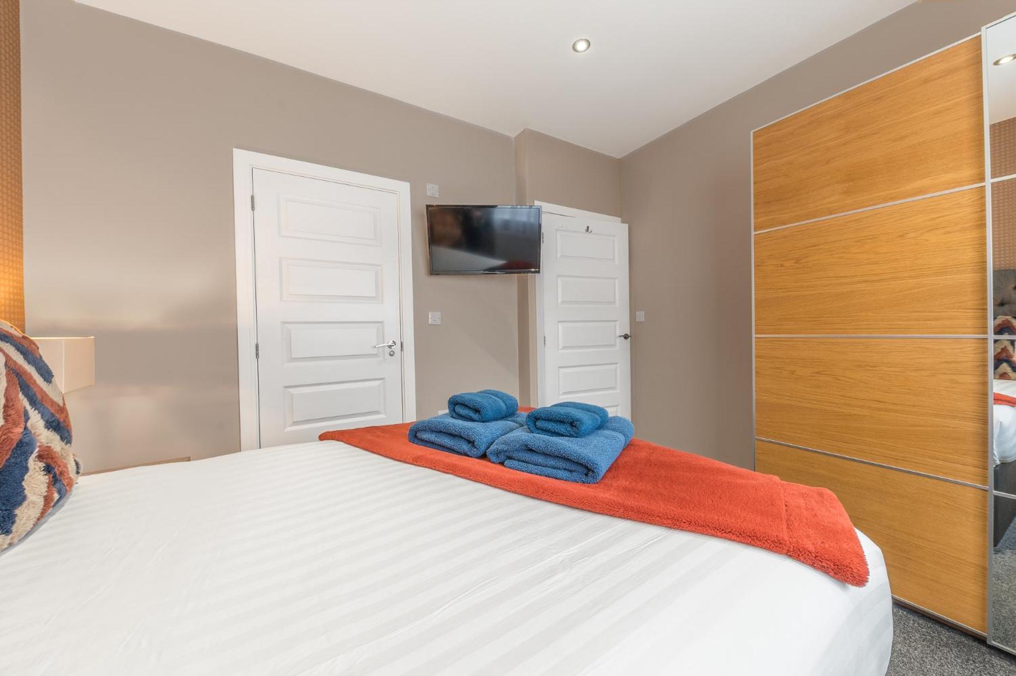 Abbey Apartments Modern Aparthotel For Tourists & Professionals バロー・イン・ファーネス エクステリア 写真