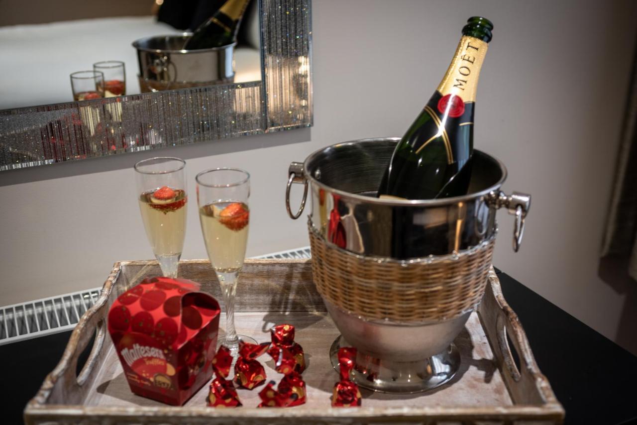 Abbey Apartments Modern Aparthotel For Tourists & Professionals バロー・イン・ファーネス エクステリア 写真